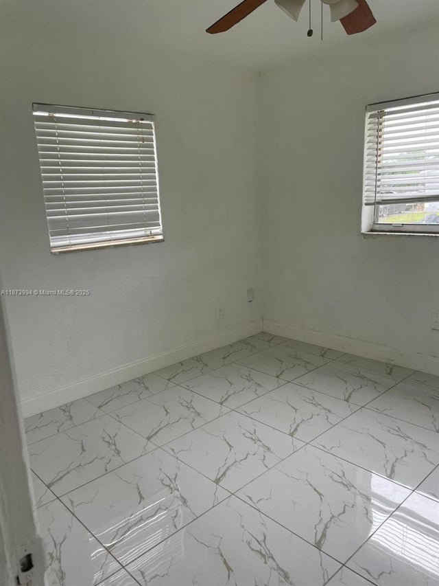 4 of 9 - 3111 Nw 4th Pl, Lauderhill, FL