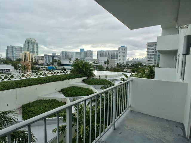 4 of 28 - 1025 Alton Rd 507, Miami Beach, FL