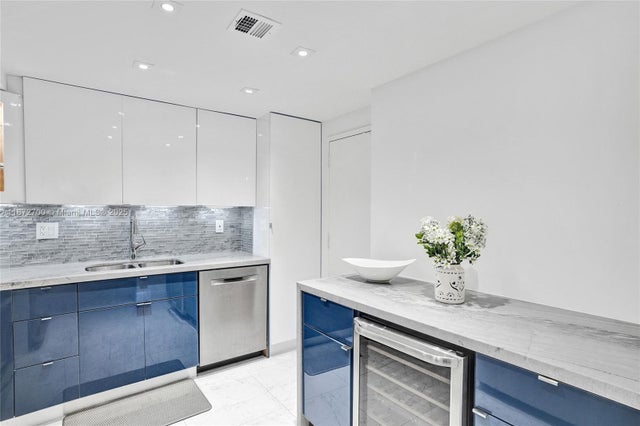3 of 41 - 500 Bayview Dr 1921, Sunny Isles Beach, FL