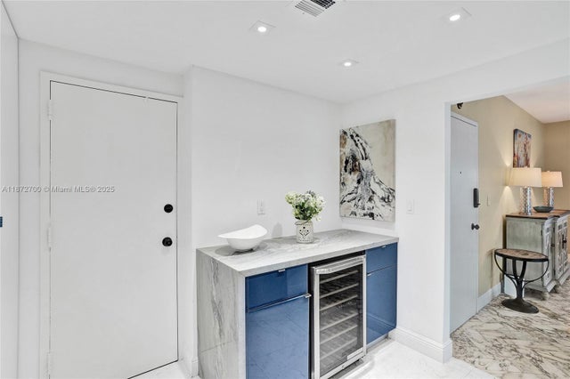 4 of 41 - 500 Bayview Dr 1921, Sunny Isles Beach, FL