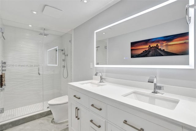 5 of 41 - 500 Bayview Dr 1921, Sunny Isles Beach, FL