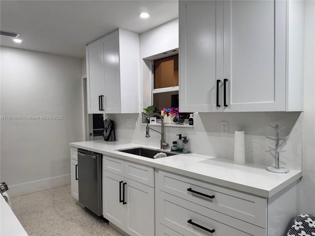 4 of 13 - 7681 Farragut St, Hollywood, FL