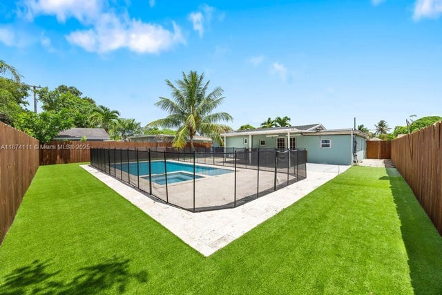 4313 Sw 50th St, Dania Beach