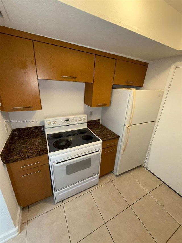 3 of 16 - 13700 Ne 6th Ave 201, North Miami, FL