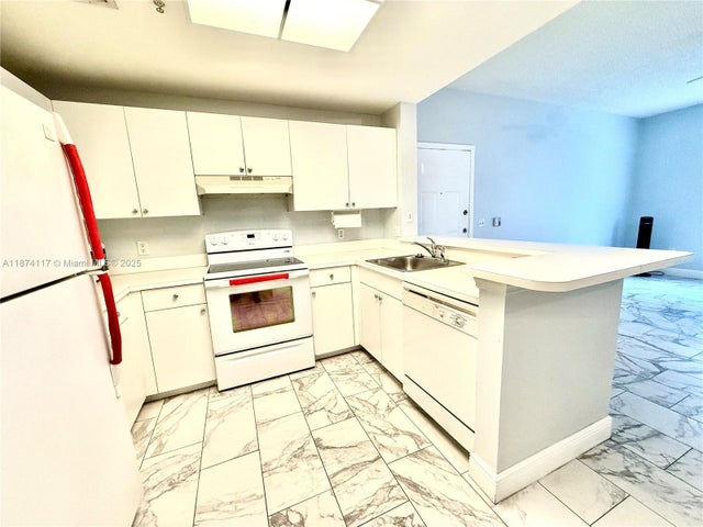 3 of 24 - 2015 Se 10th Ave 127, Fort Lauderdale, FL