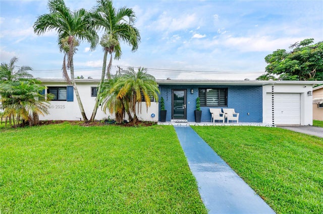 3 of 28 - 10040 Sw 212th St, Cutler Bay, FL