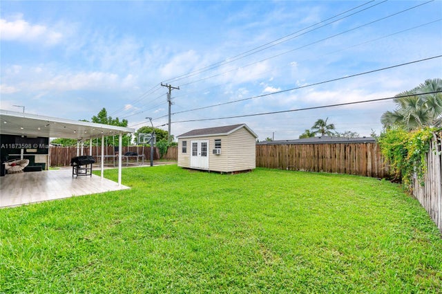 4 of 28 - 10040 Sw 212th St, Cutler Bay, FL
