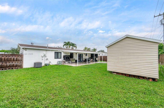 5 of 28 - 10040 Sw 212th St, Cutler Bay, FL