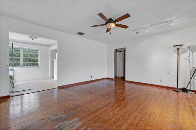 4 of 30 - 3229 Cleveland St, Hollywood, FL
