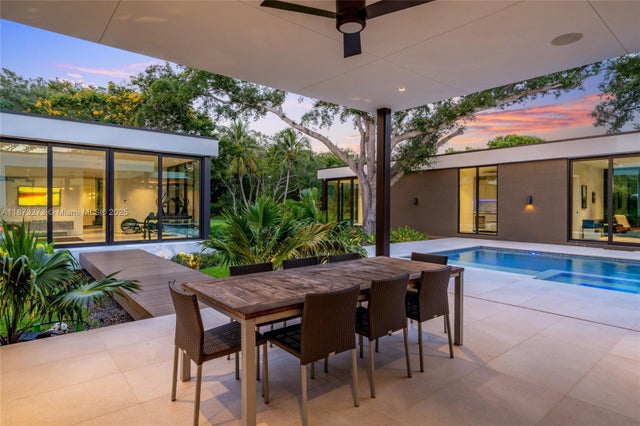 4 of 93 - 12100 Sw 79th Ave, Pinecrest, FL