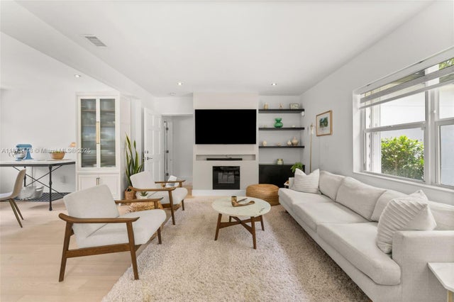 4 of 20 - 5 Nw 107th St, Miami Shores, FL
