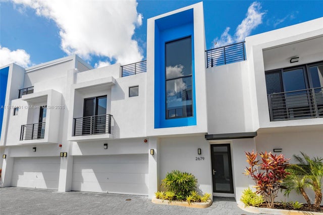 3 of 31 - 2679 Ne 8th Ave, Wilton Manors, FL