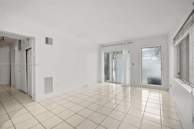 2 of 24 - 641 Espanola Way 3, Miami Beach, FL