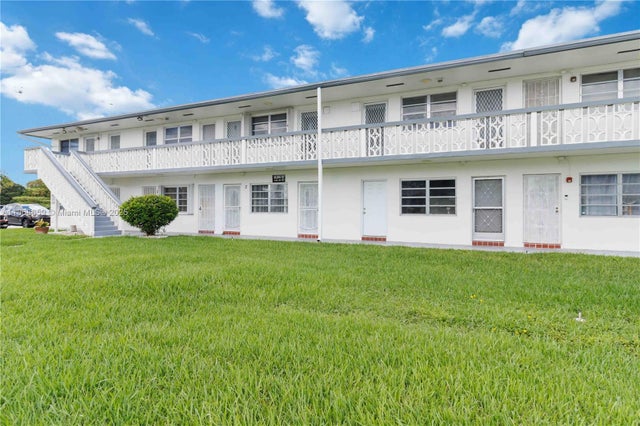 3 of 24 - 11 Ne 204th St 1, Miami Gardens, FL