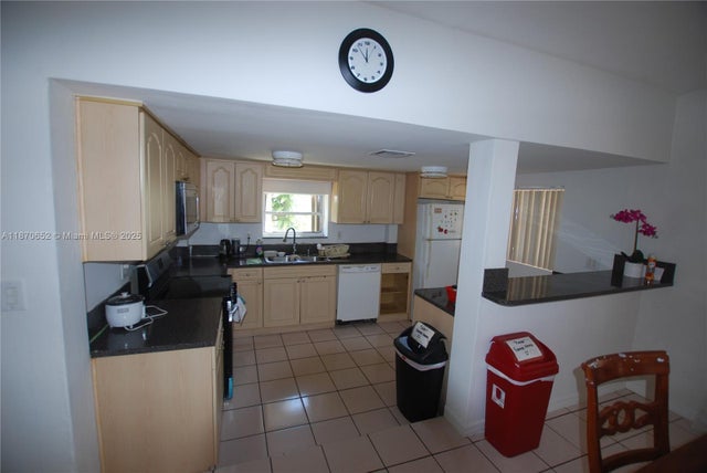 3 of 13 - 1801 Ne 176th St, North Miami Beach, FL