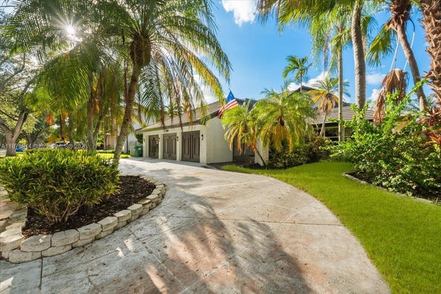 2 of 53 - 8001 Nw 166th St, Miami Lakes, FL