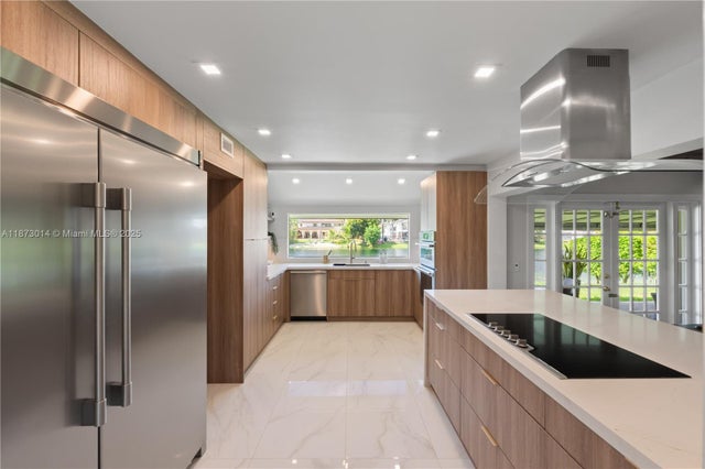 4 of 53 - 8001 Nw 166th St, Miami Lakes, FL