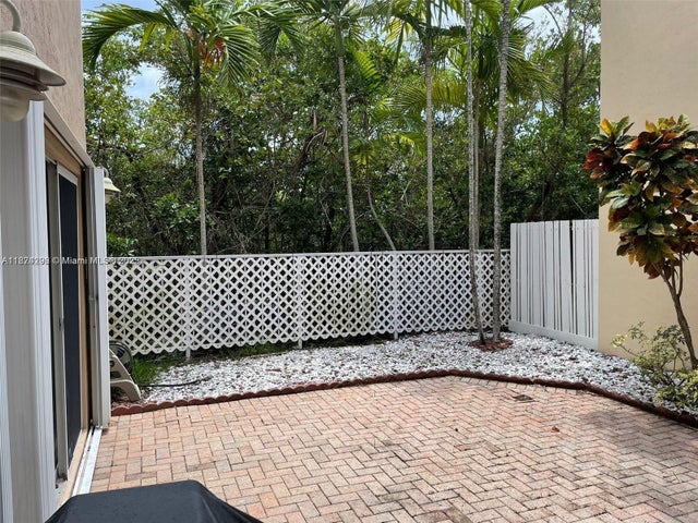 2 of 24 - 1095 Weeping Willow Way, Hollywood, FL