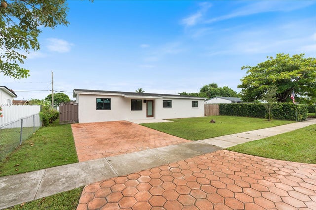 2 of 22 - 13801 Monroe St, Miami, FL