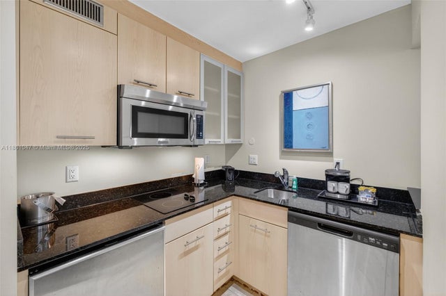 5 of 76 - 2670 E Sunrise Blvd 1005, Fort Lauderdale, FL