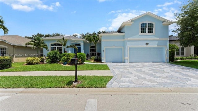 1 of 49 - 371 Burnt Pine Dr, Naples, FL