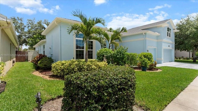 2 of 49 - 371 Burnt Pine Dr, Naples, FL