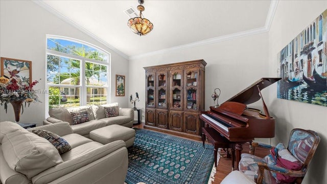 5 of 49 - 371 Burnt Pine Dr, Naples, FL