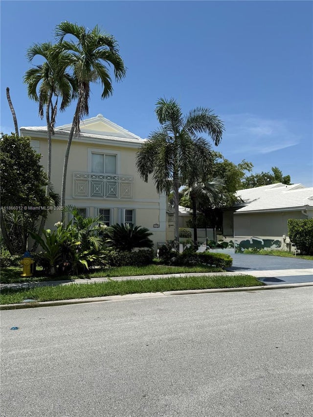 2 of 19 - 1170 E Wilshire Cir E, Pembroke Pines, FL