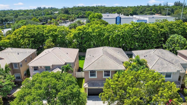 1 of 80 - 1579 Briar Oak Dr, Royal Palm Beach, FL