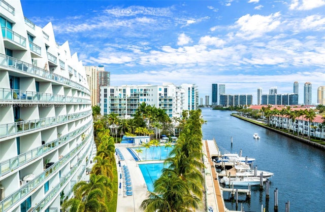 2950 Ne 188th St 302, Aventura