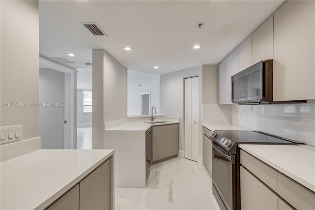 5 of 16 - 701 Brickell Key Blvd 1512, Miami, FL