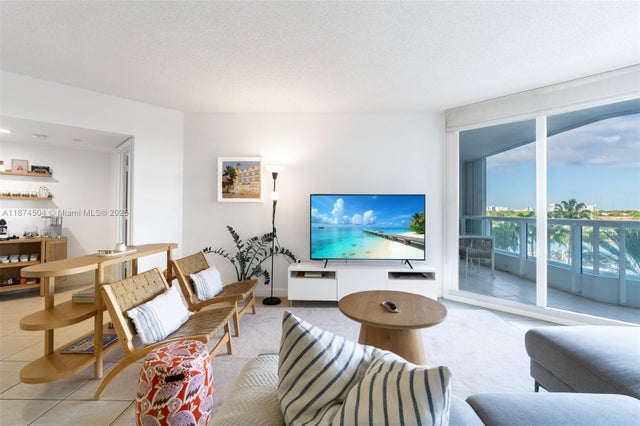 3 of 30 - 21055 Yacht Club Dr 605, Aventura, FL