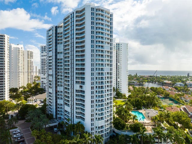 4 of 30 - 21055 Yacht Club Dr 605, Aventura, FL