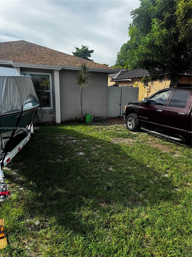 4 of 14 - 5860 Nw 193rd St, Hialeah, FL