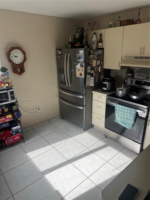 5 of 14 - 5860 Nw 193rd St, Hialeah, FL