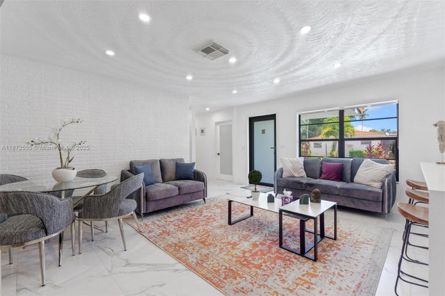 5 of 43 - 11420 Ne 4th Ave, Miami, FL