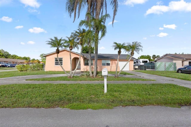 3 of 29 - 4211 Sw 135th Ave, Miami, FL