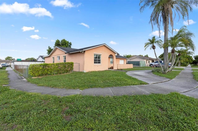 4 of 29 - 4211 Sw 135th Ave, Miami, FL