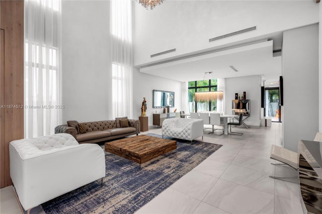 1 of 50 - 10530 Nw 67th Ter, Doral, FL