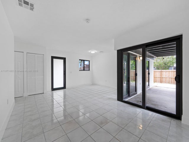 5 of 23 - 21003 Sw 124th Ave Rd, Miami, FL