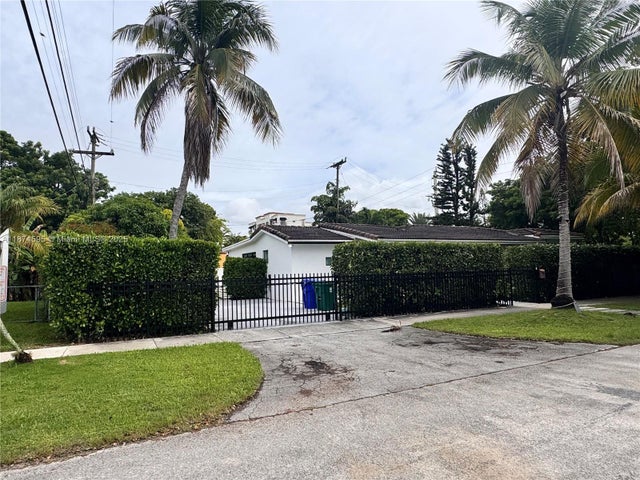 2 of 30 - 3201 Sw 19th Ter, Miami, FL