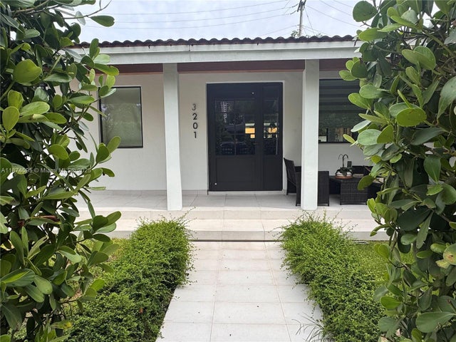 3 of 30 - 3201 Sw 19th Ter, Miami, FL