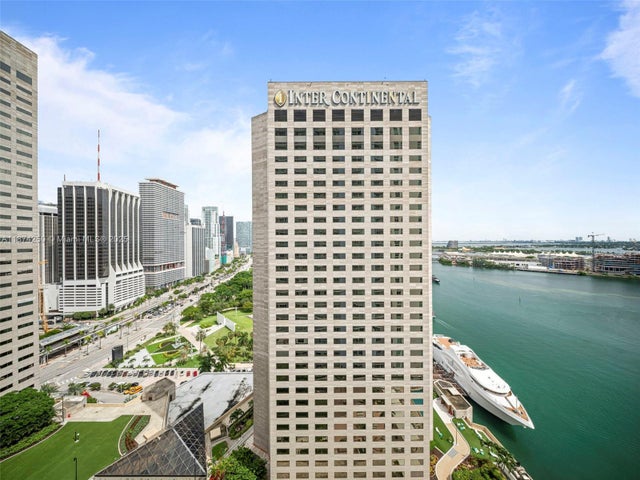 3 of 33 - 335 S Biscayne Blvd 2704, Miami, FL