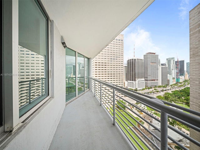 4 of 33 - 335 S Biscayne Blvd 2704, Miami, FL