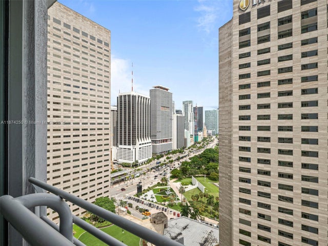 5 of 33 - 335 S Biscayne Blvd 2704, Miami, FL