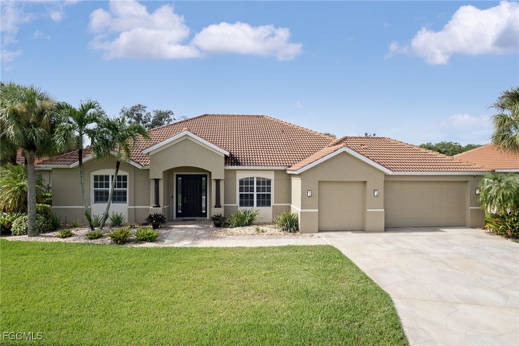 12036 Hidden Links Dr, Fort Myers