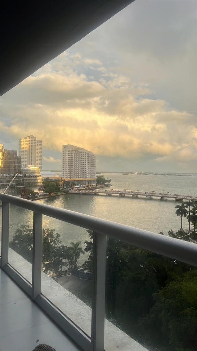 2 of 26 - 495 Brickell Ave 1007, Miami, FL