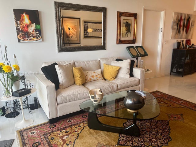 4 of 26 - 495 Brickell Ave 1007, Miami, FL