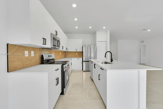 4 of 29 - 14888 Sw 163rd Ter, Miami, FL