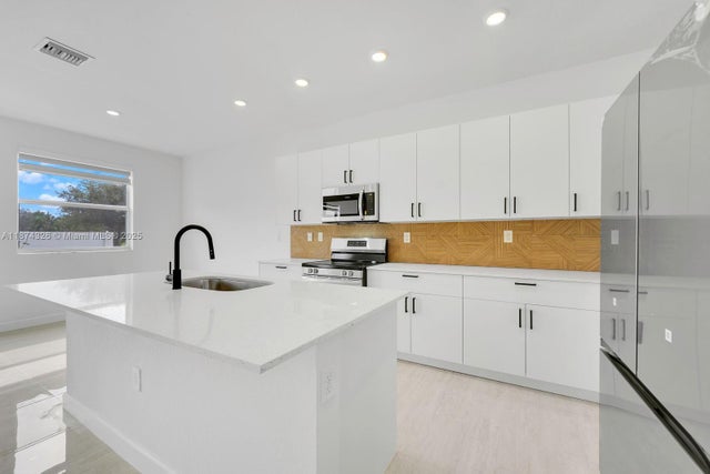 5 of 29 - 14888 Sw 163rd Ter, Miami, FL